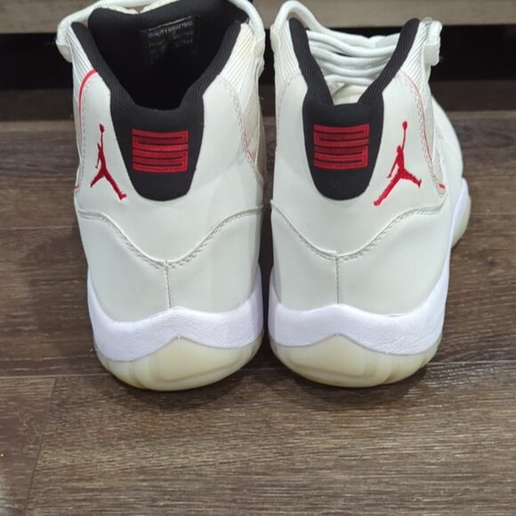 Jordan 11 Retro Platinum Tint - Picture 3 of 10